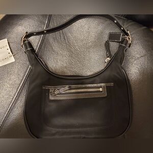 Authentic Women’s Coach hobo shoulder bag, NWT